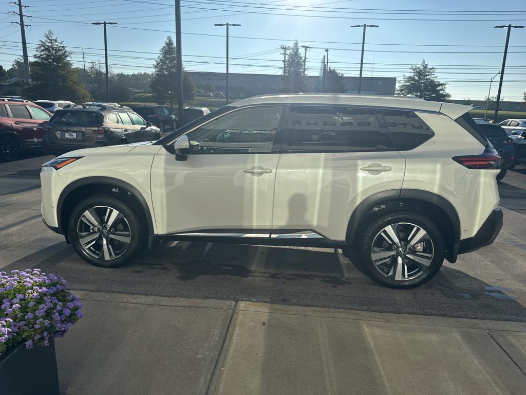 2022 Nissan Rogue SL photo 5