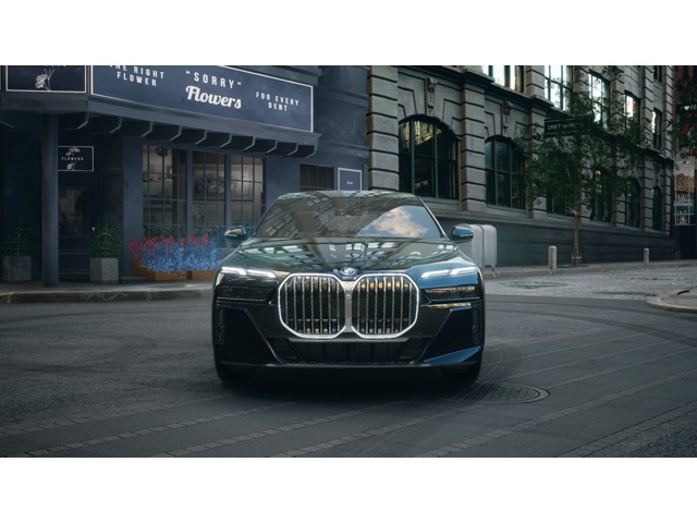 2026 Bmw 750e photo 3