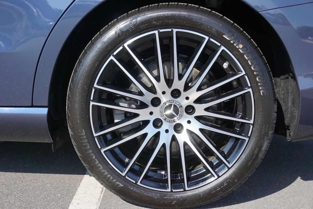 2025 Mercedes Benz C 300 photo 18