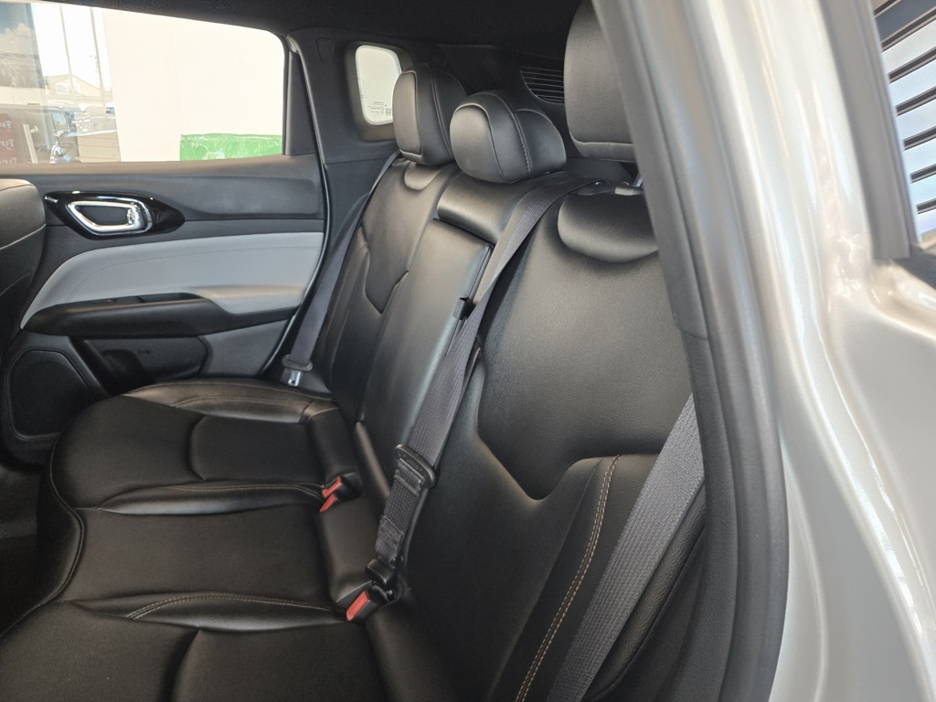 2024 Jeep Compass Limited photo 13