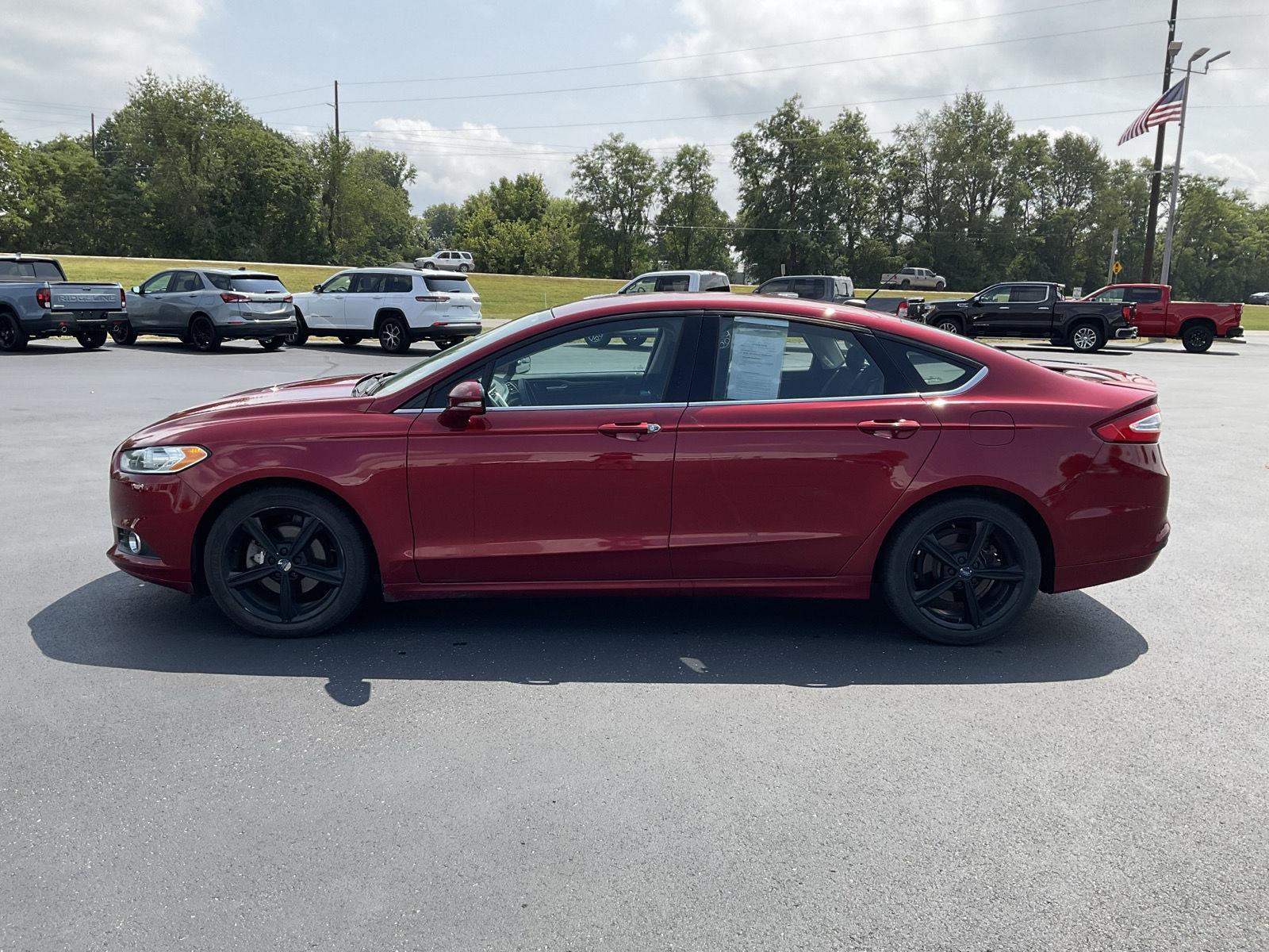 2016 Ford Fusion SE photo 4