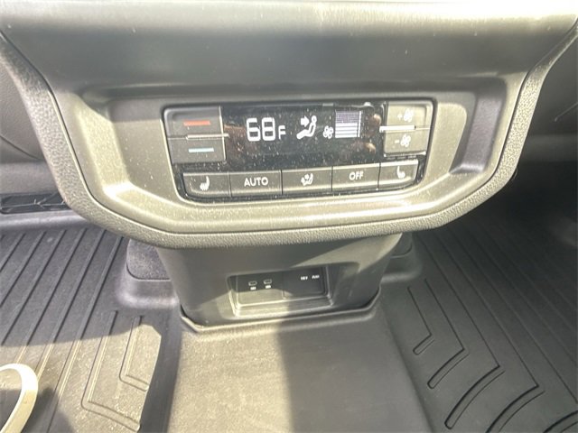 2024 Volkswagen Atlas SEL Premium R-Line photo 12