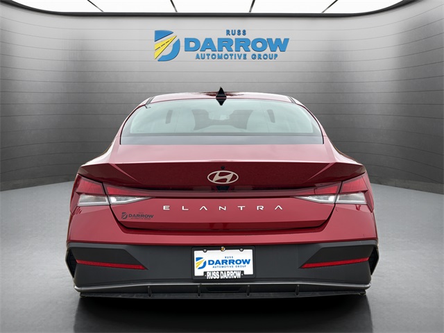 2024 Hyundai Elantra SEL photo 4