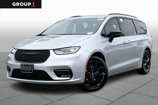 2026 Chrysler Pacifica Limited's photo