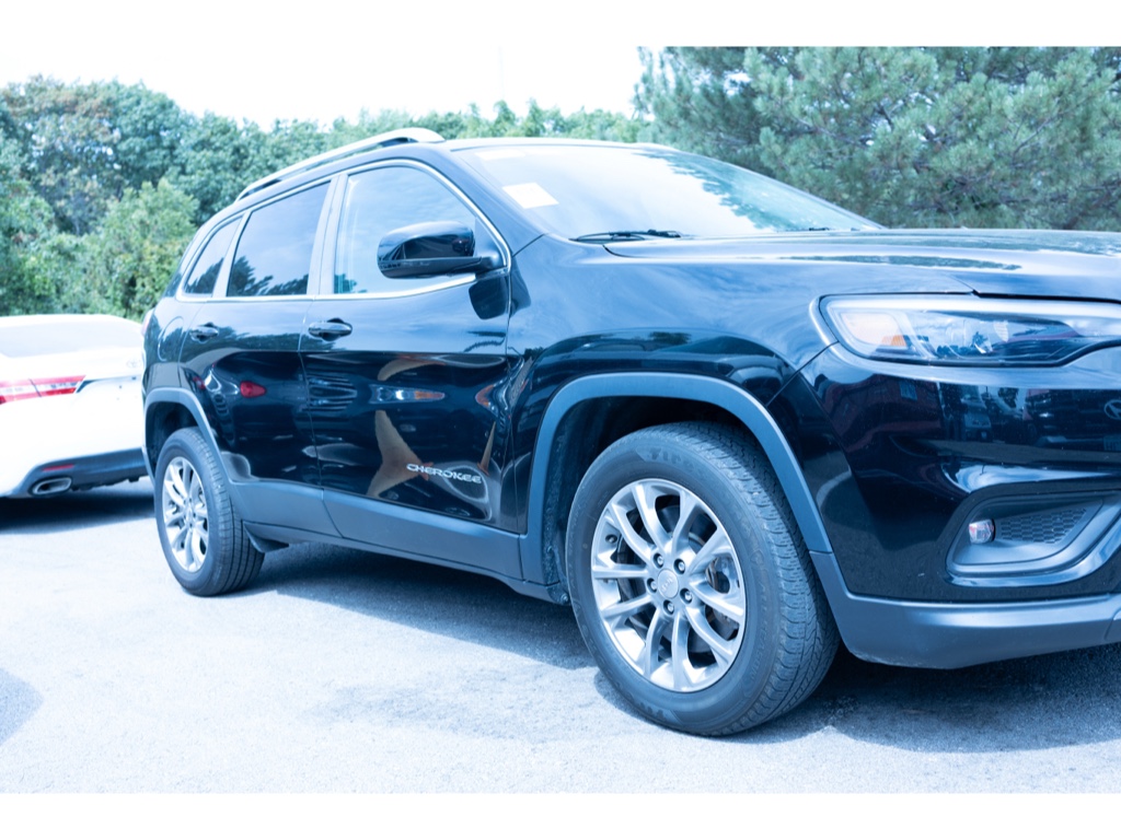 2020 Jeep Cherokee Latitude photo 3