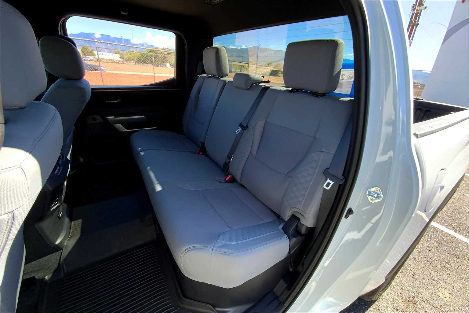 2025 Toyota Tundra SR5 CrewMax photo 17