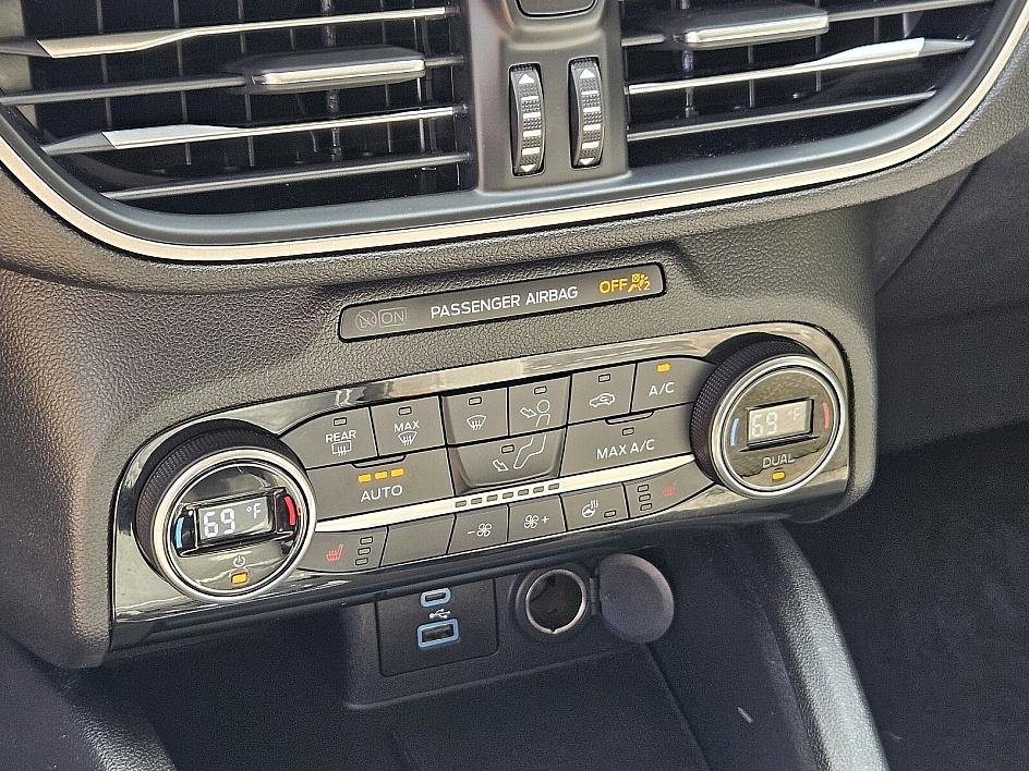 2021 Ford Escape SE photo 22