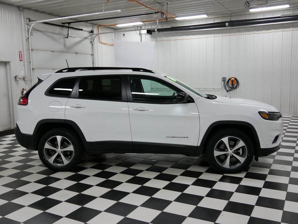 Used 2022 Jeep Cherokee Limited with VIN 1C4PJMDX3ND525743 for sale in Rochester, Minnesota