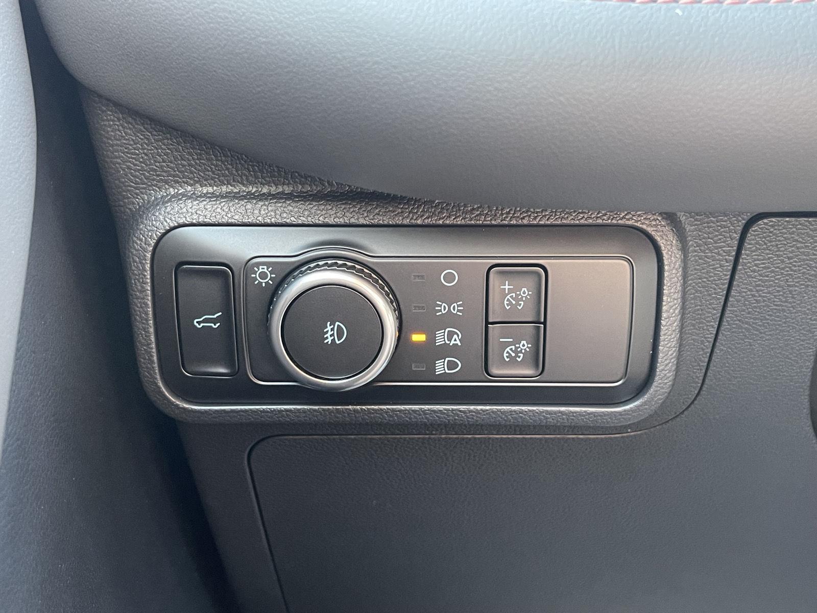2025 Ford Explorer photo 23