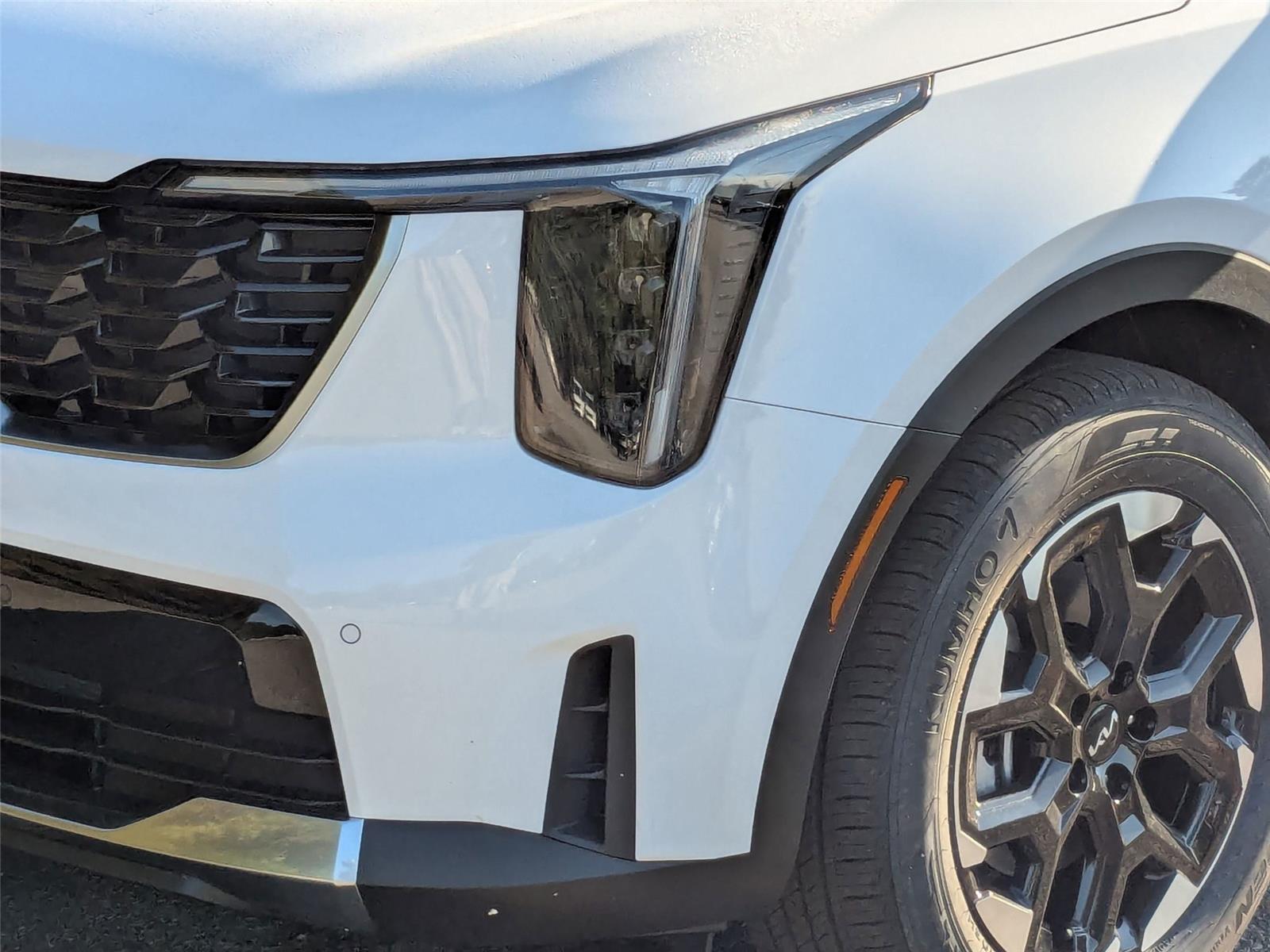 2026 Kia Sorento S photo 2