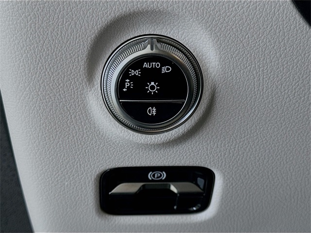 2025 Mercedes Benz C 300 photo 10