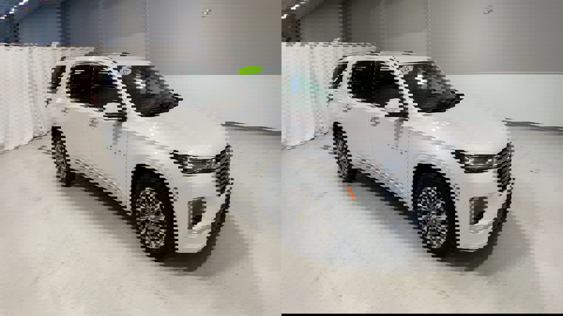 2023 Chevrolet Traverse Premier photo 2
