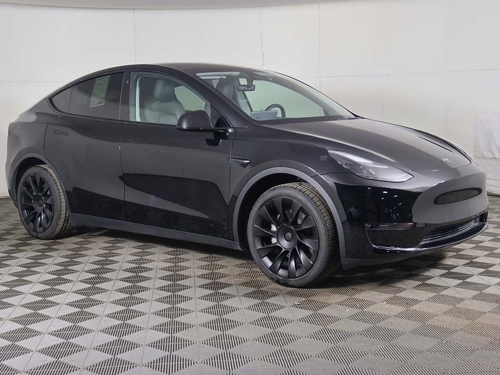 Used 2021 Tesla Model Y Long Range with VIN 5YJYGDEE7MF111839 for sale in Bedford, OH
