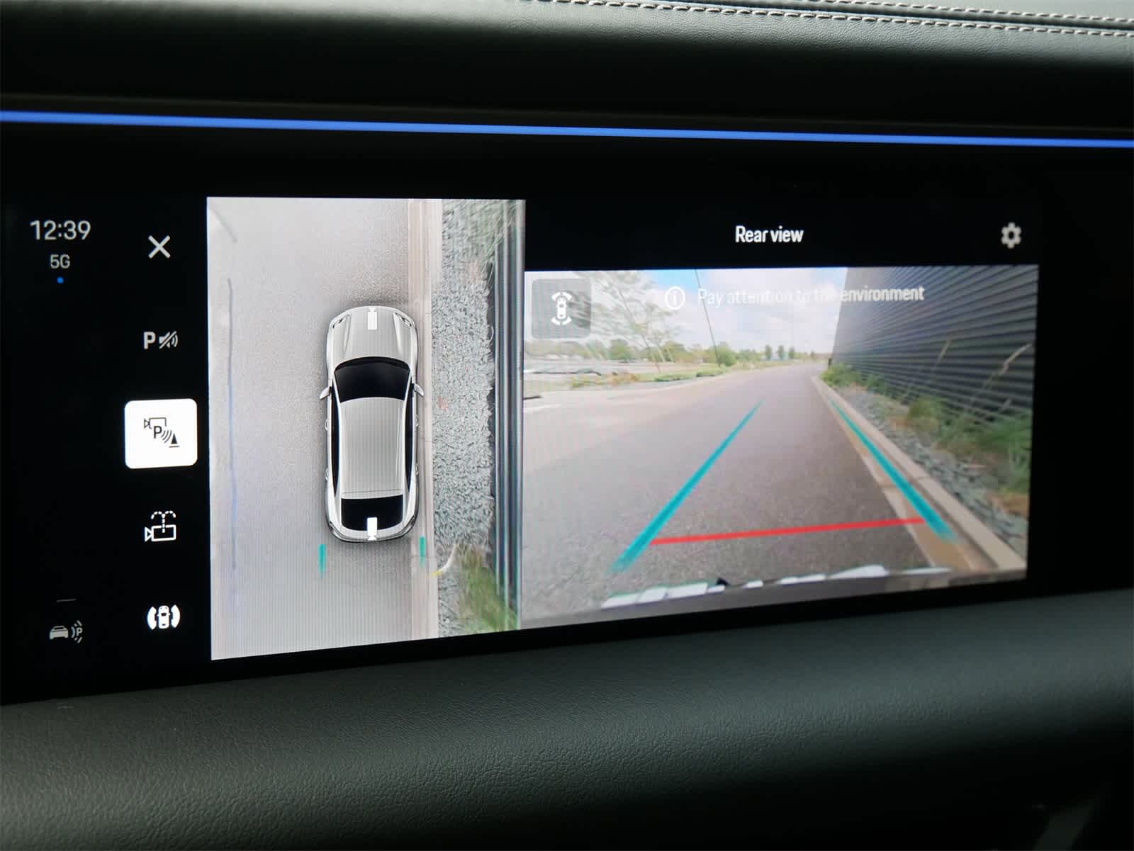2024 Porsche Macan Electric Turbo photo 20