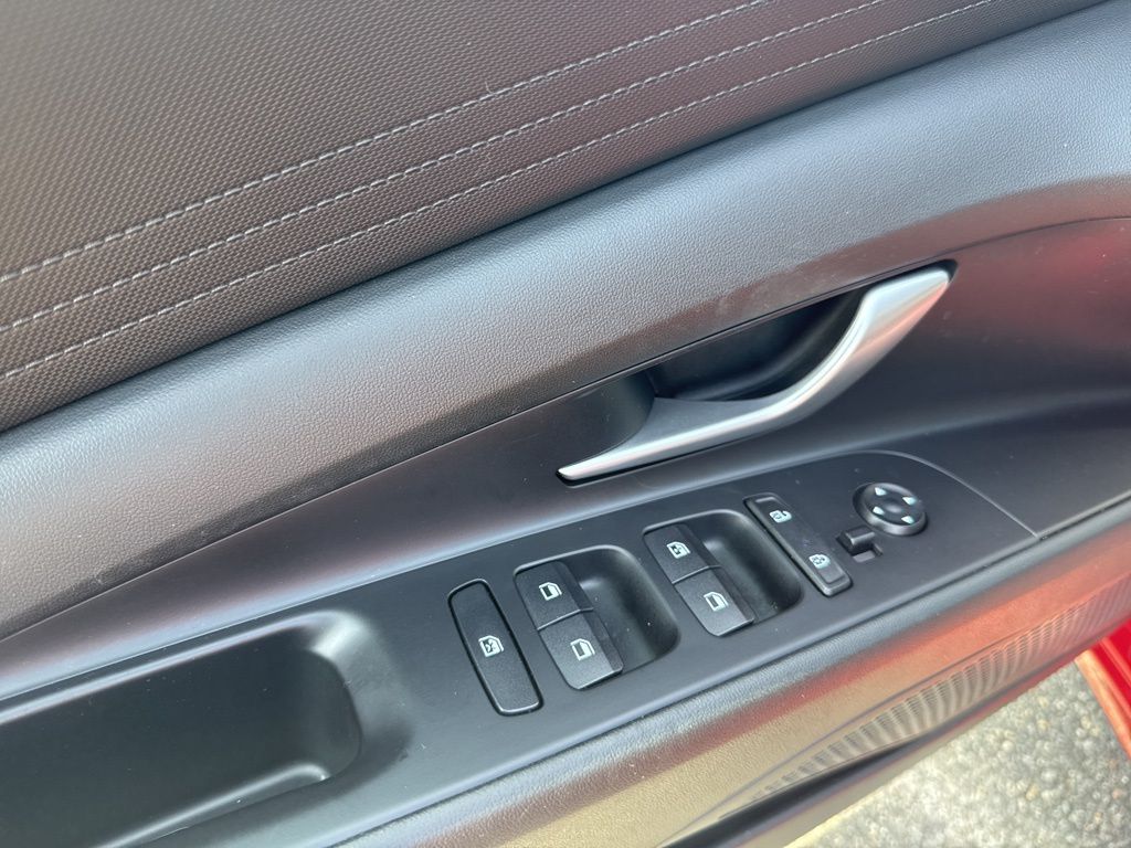 2023 Hyundai Elantra SEL photo 9
