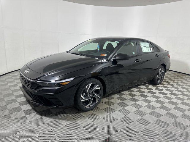 2025 Hyundai Elantra SEL Sport photo 3