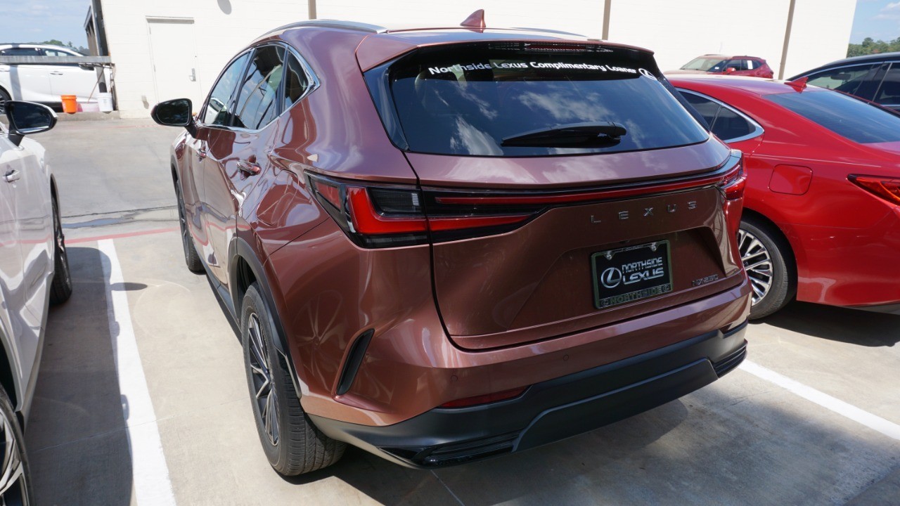 2025 Lexus NX Premium photo 4