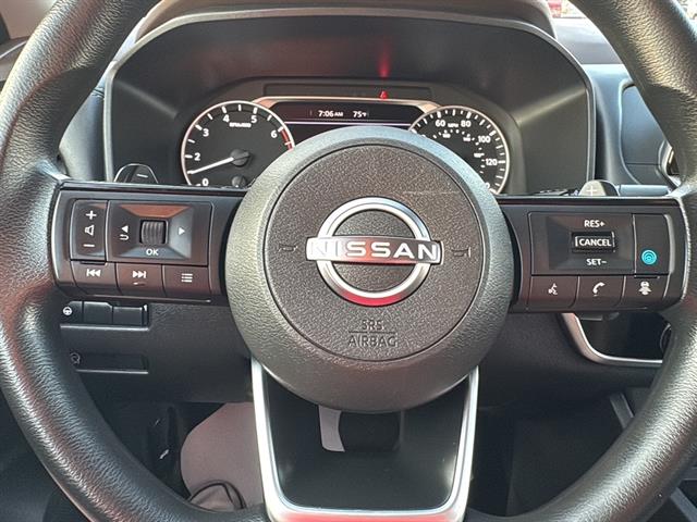 2023 Nissan Rogue SV photo 14
