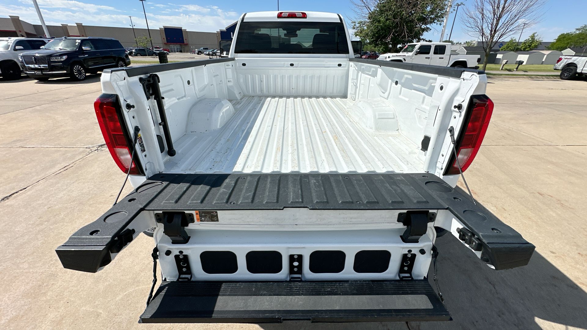 2024 Gmc Sierra 2500 HD SLE photo 24