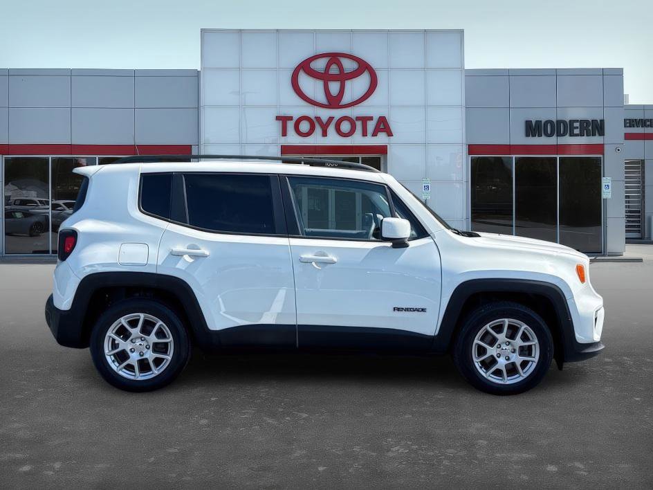 2019 Jeep Renegade Latitude photo 2