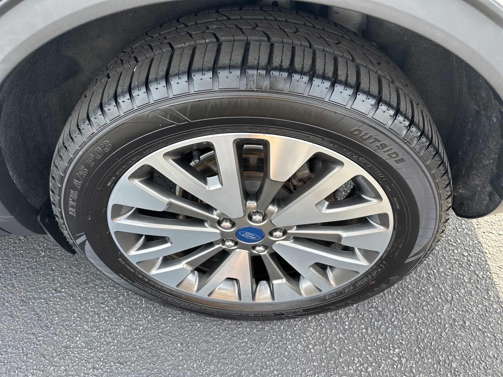 2020 Ford Escape Titanium Hybrid photo 22