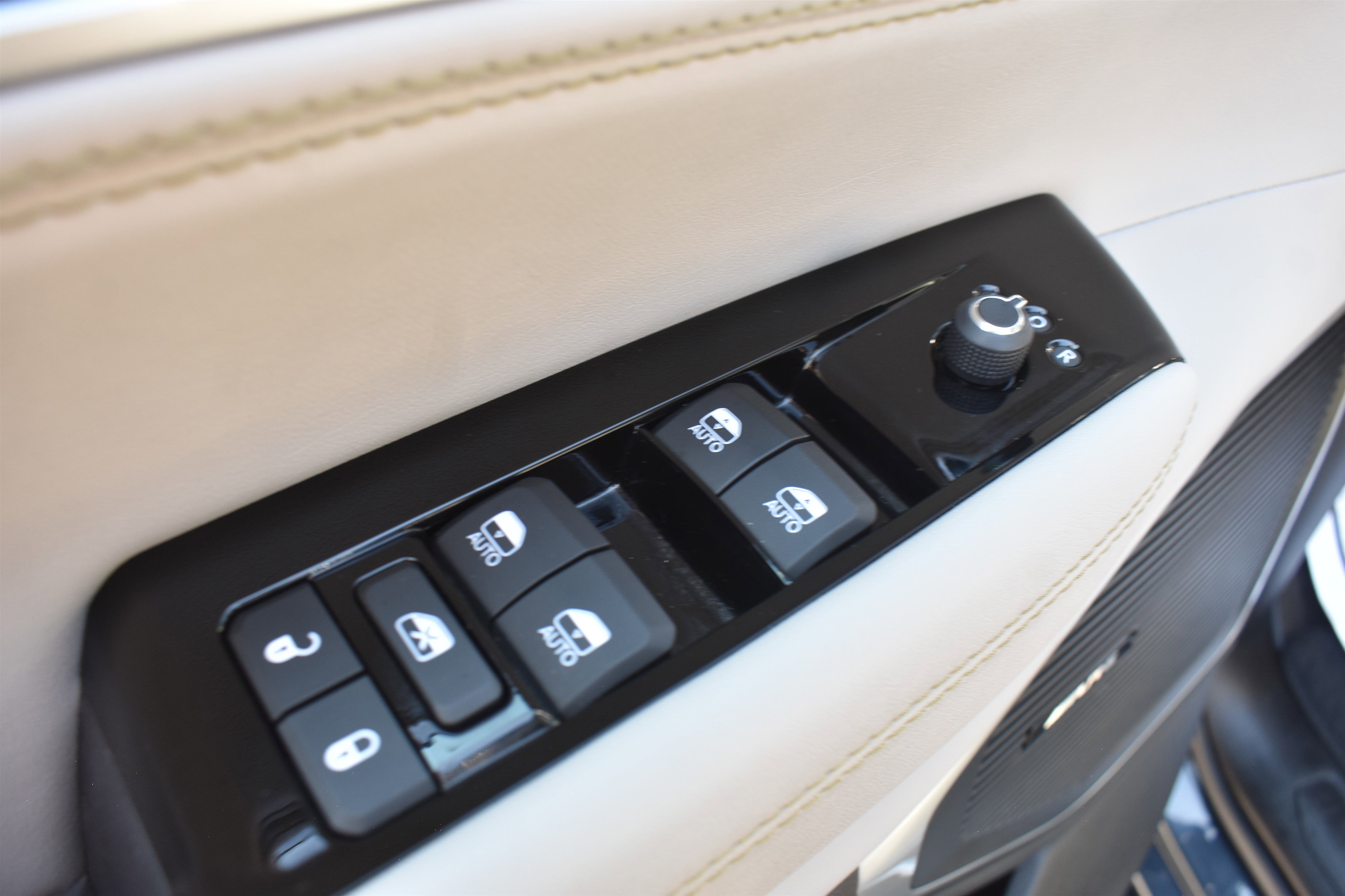 2024 Jeep Wagoneer Base photo 4
