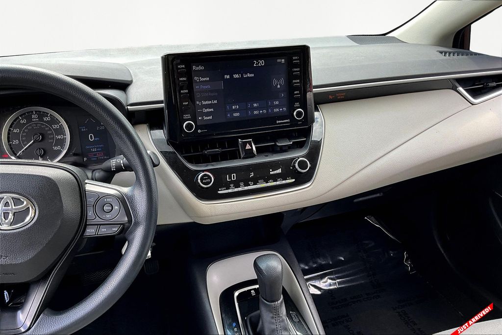 2022 Toyota Corolla LE photo 9