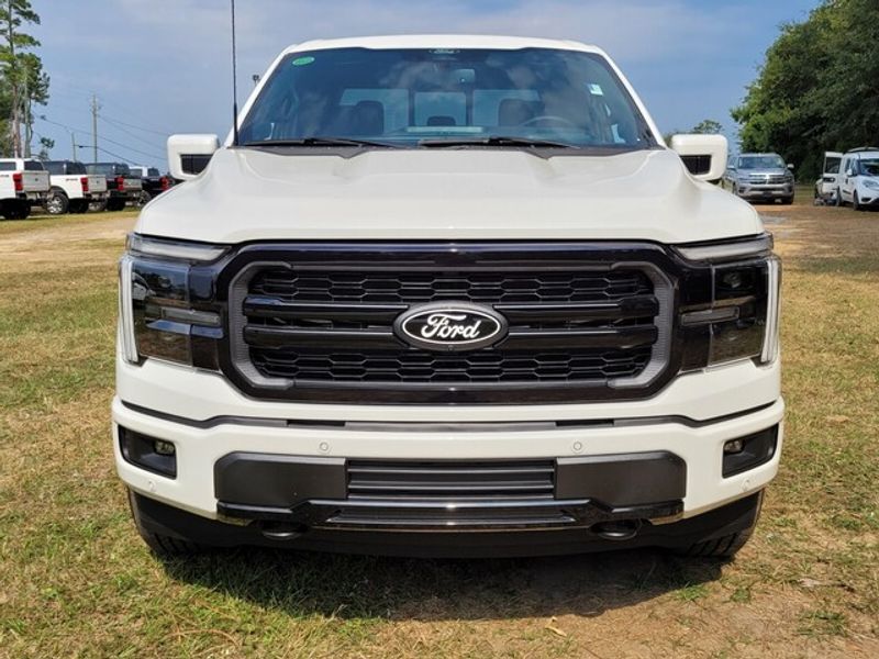 2025 Ford F-150 Lariat photo 2