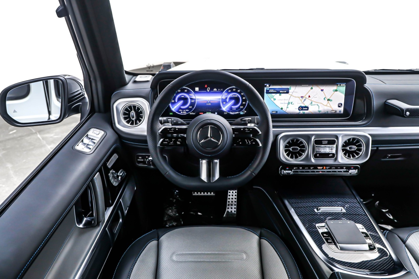2025 Mercedes Benz G photo 4
