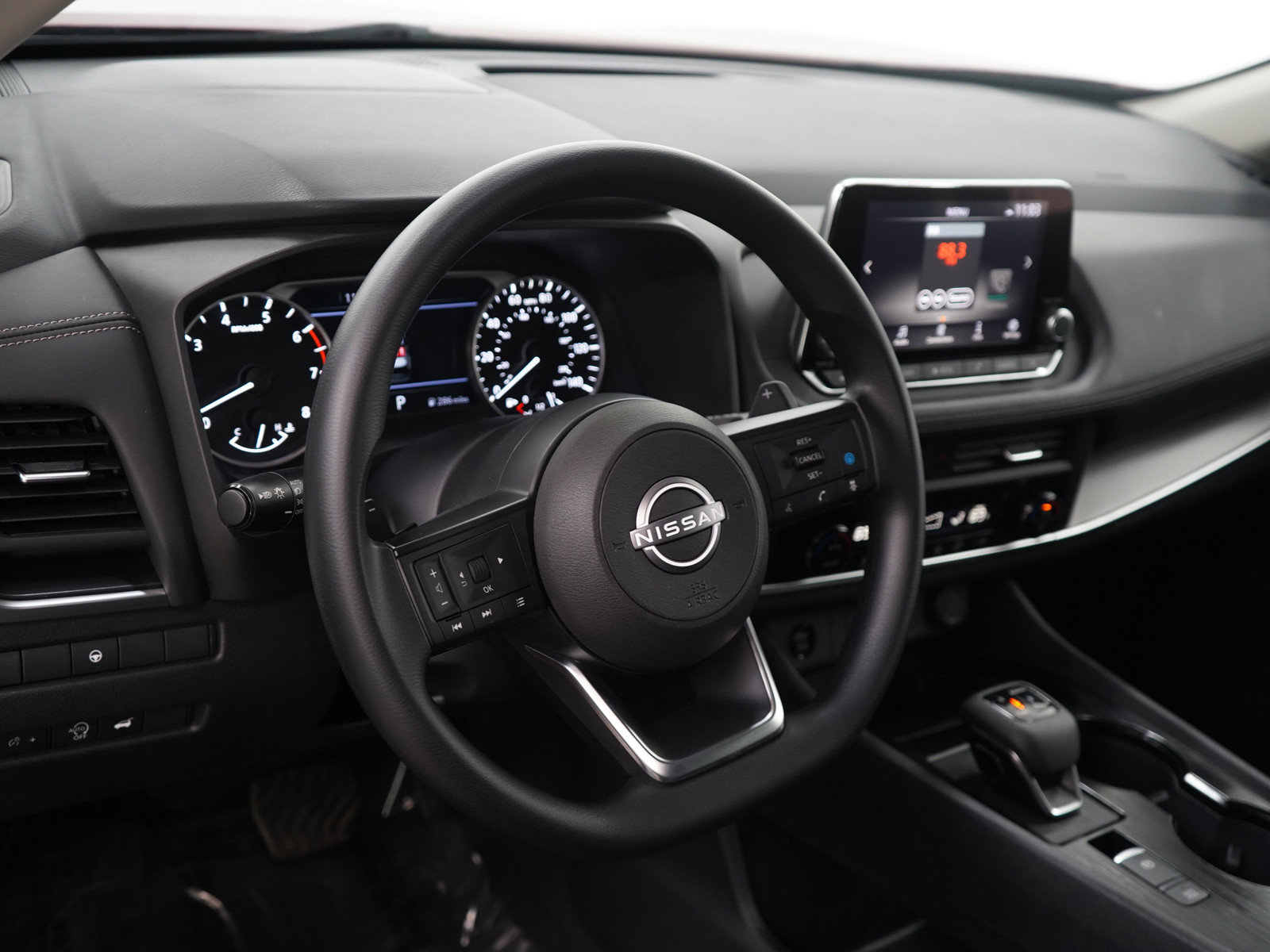 2024 Nissan Rogue SV photo 17