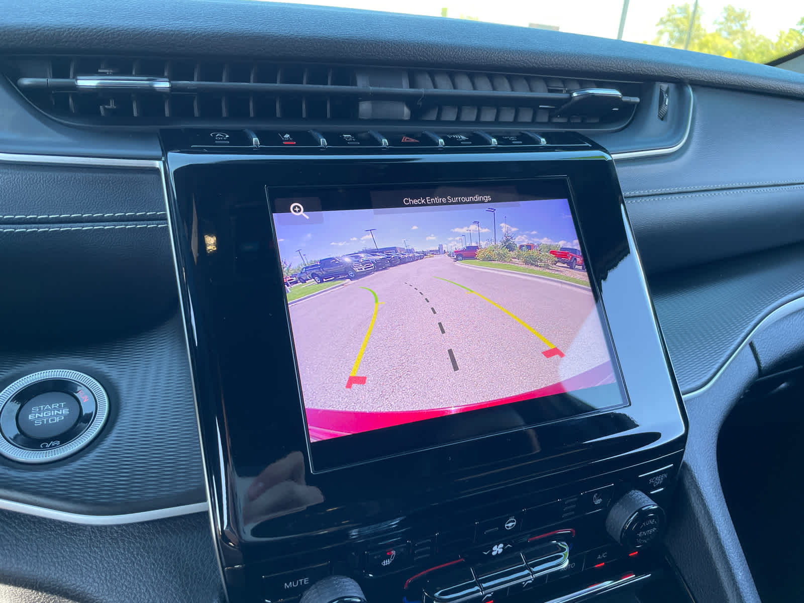 2023 Jeep Grand Cherokee Altitude photo 25