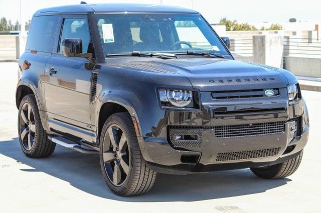 2024 Land Rover Defender 90 V8 photo 3