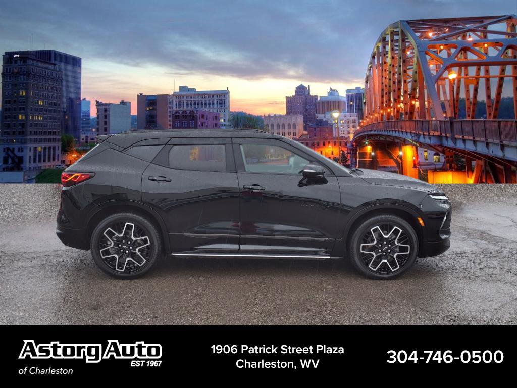 2024 Chevrolet Blazer RS photo 2