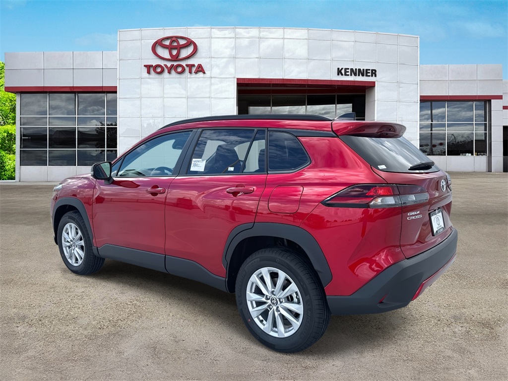 2026 Toyota Corolla Cross LE photo 2