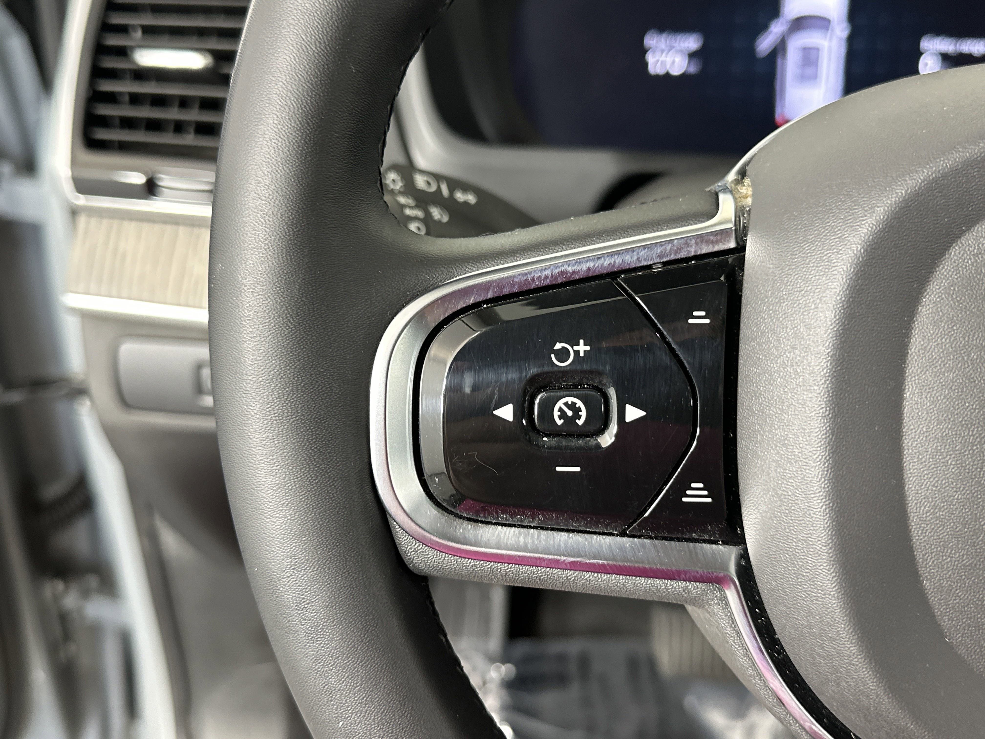 2024 Volvo XC90 Recharge Ultimate photo 11