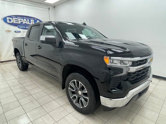 2026 Chevrolet Silverado LT's photo