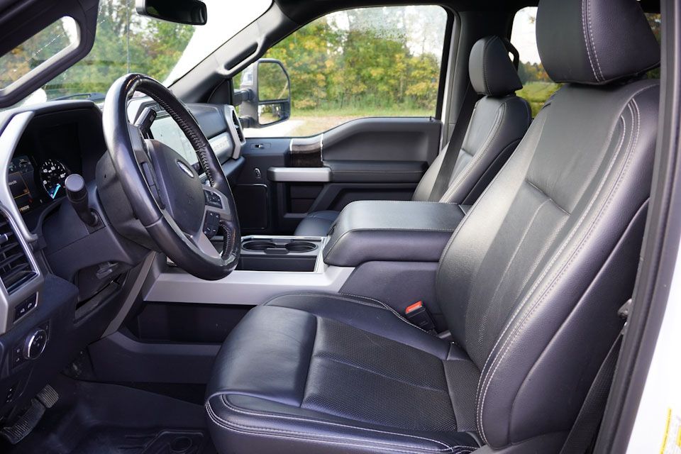 2022 Ford F-350 Lariat photo 6