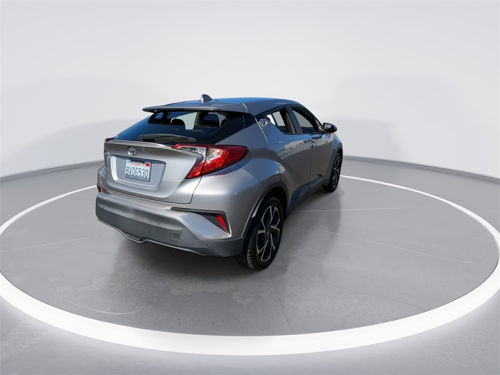 2019 Toyota C-HR XLE photo 13
