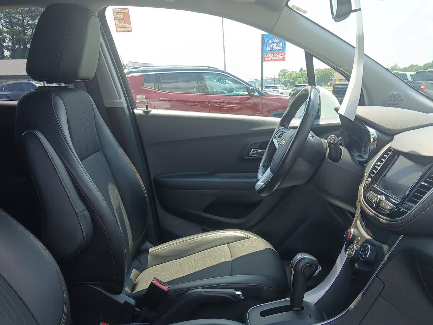 2022 Chevrolet Trax LT photo 17