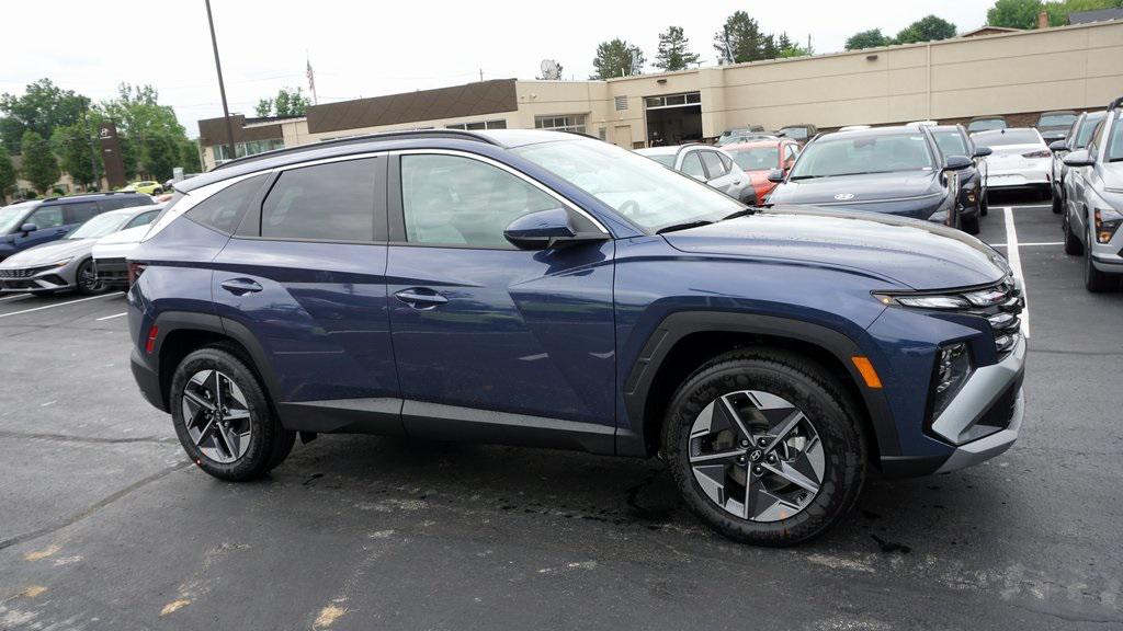 2025 Hyundai Tucson SEL photo 3