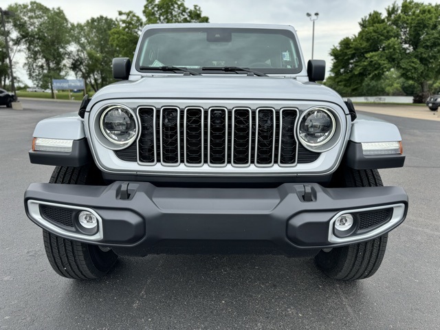 2024 Jeep Wrangler Sahara photo 2