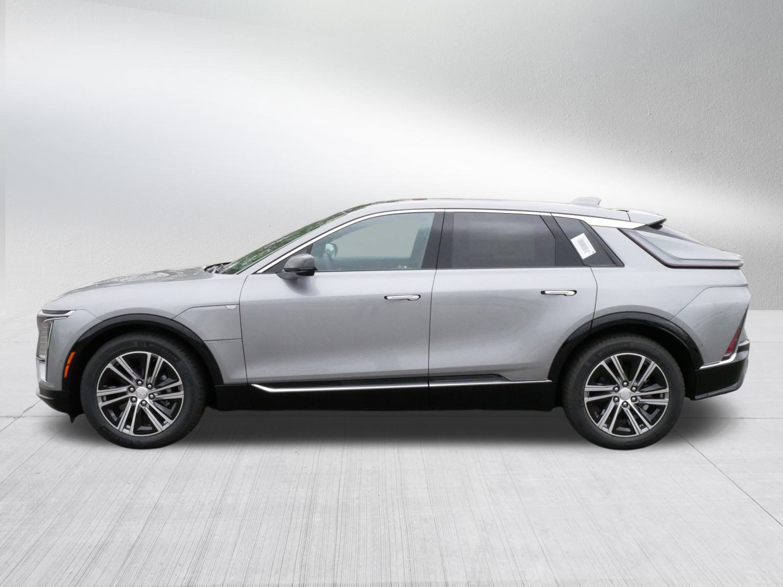 2025 Cadillac Lyriq Luxury photo 4