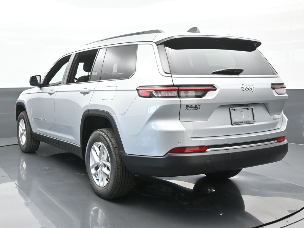 2024 Jeep Grand Cherokee Laredo photo 4