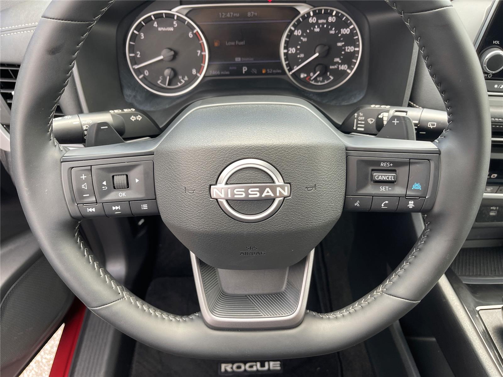 2025 Nissan Rogue SV photo 17