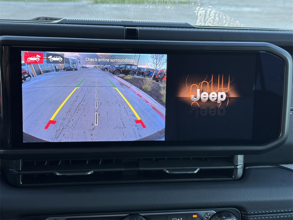 2025 Jeep Wrangler Sahara photo 16