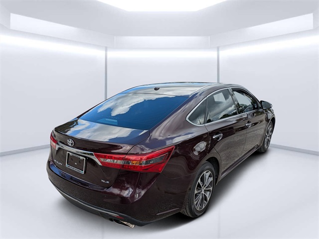 2018 Toyota Avalon XLE Premium photo 3