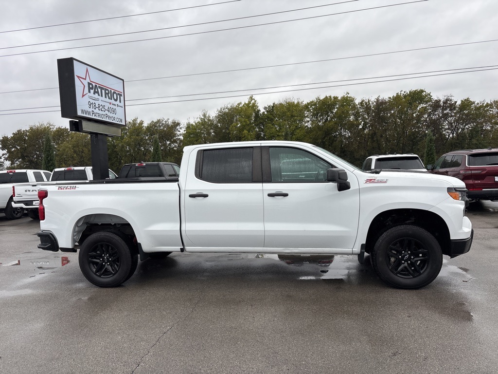 2023 Chevrolet Silverado 1500 Custom Trail Boss photo 2