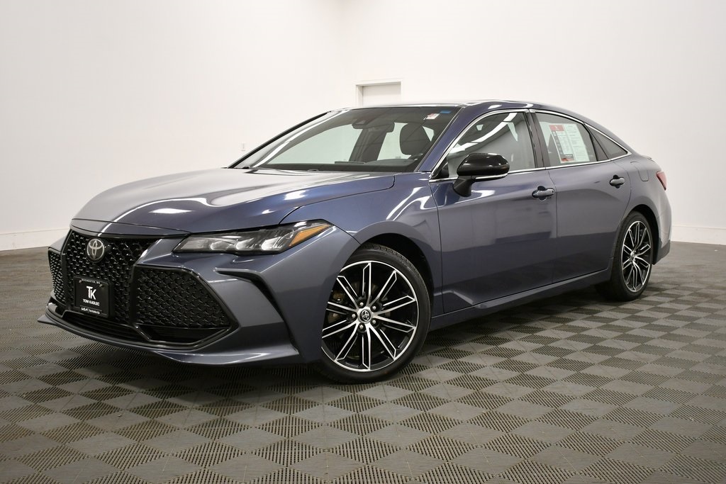 Used 2019 Toyota Avalon XSE with VIN 4T1BZ1FB0KU019152 for sale in Rochester, Minnesota