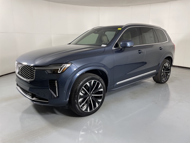 2026 Volvo XC90 B5 AWD Plus photo 4