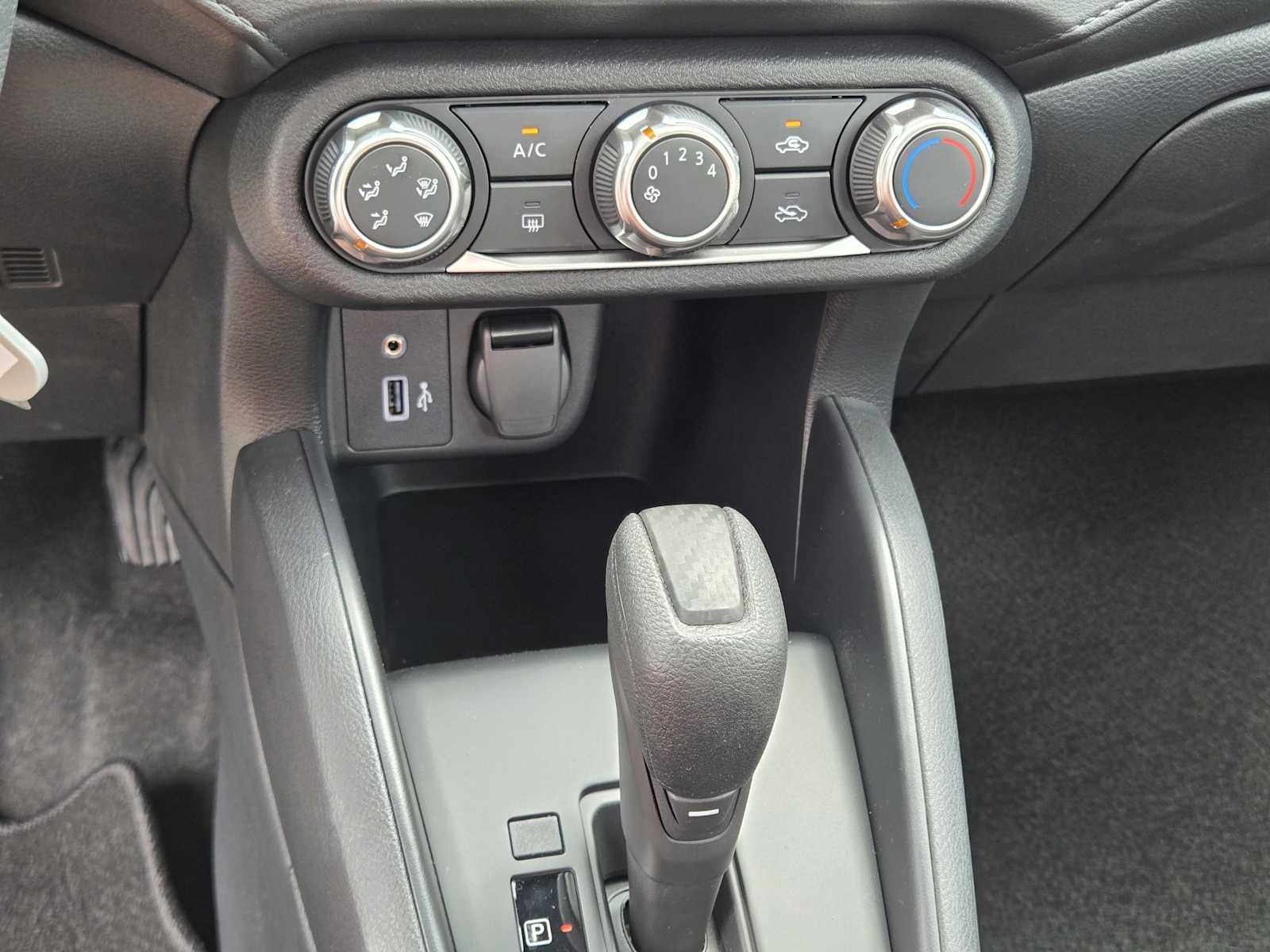 2025 Nissan Versa S photo 27
